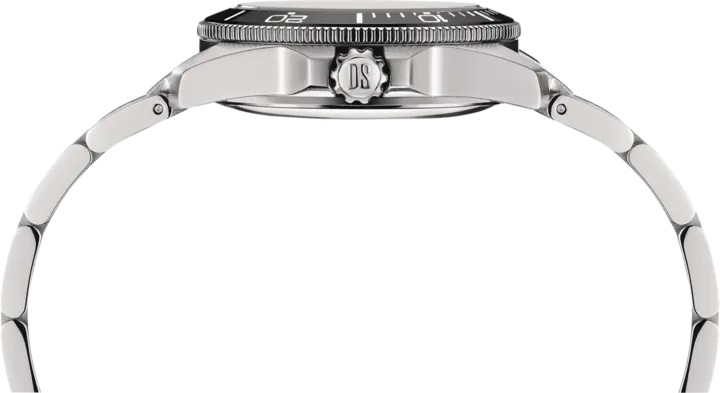 Certina C0320071105100 женские часы застежка крупным планом