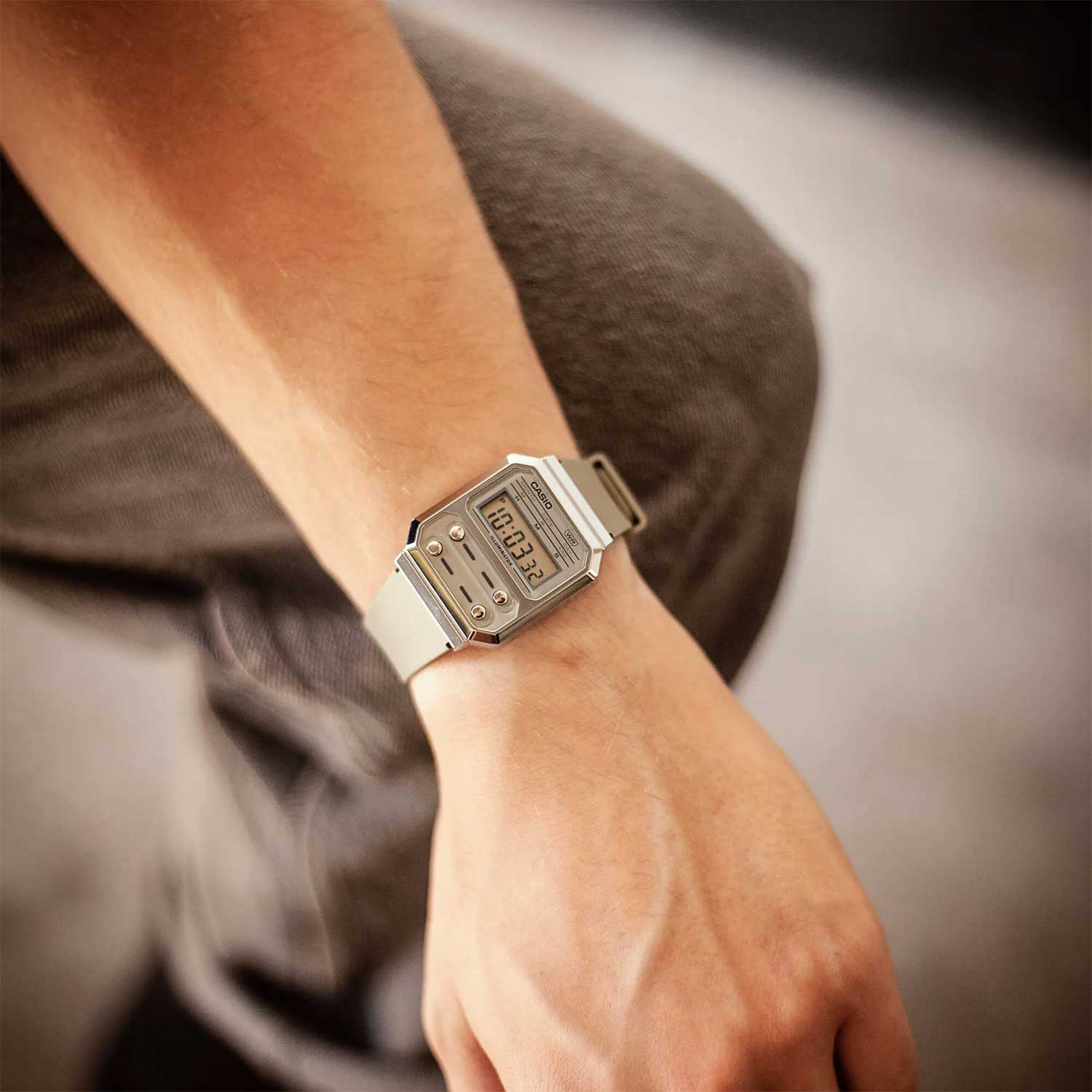 Casio A100WEF-3ADF мужские часы застежка крупным планом