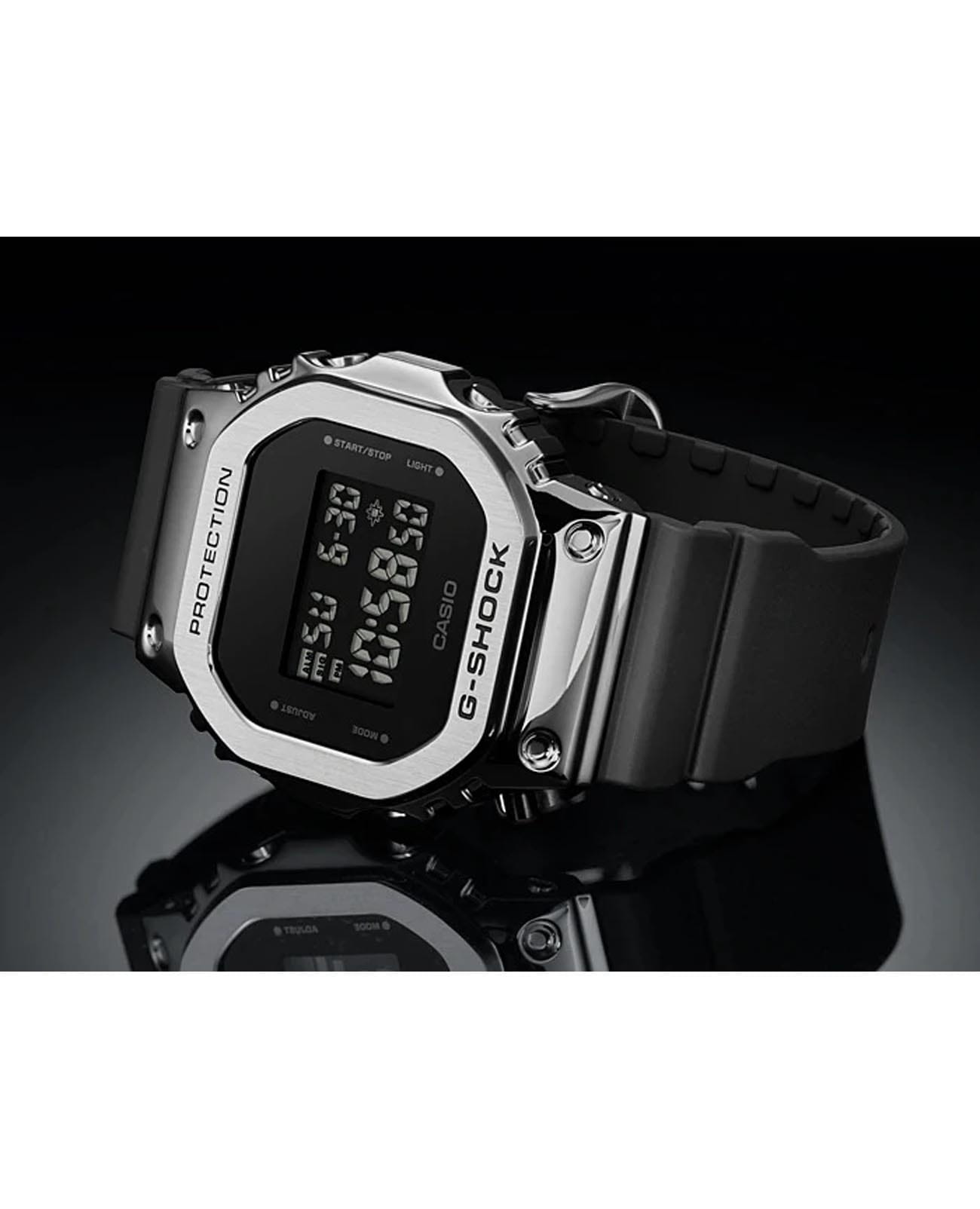 Оригинальные часы Casio Casio G-Shock GM-5600U-1DR в фирменной упаковке от производителя