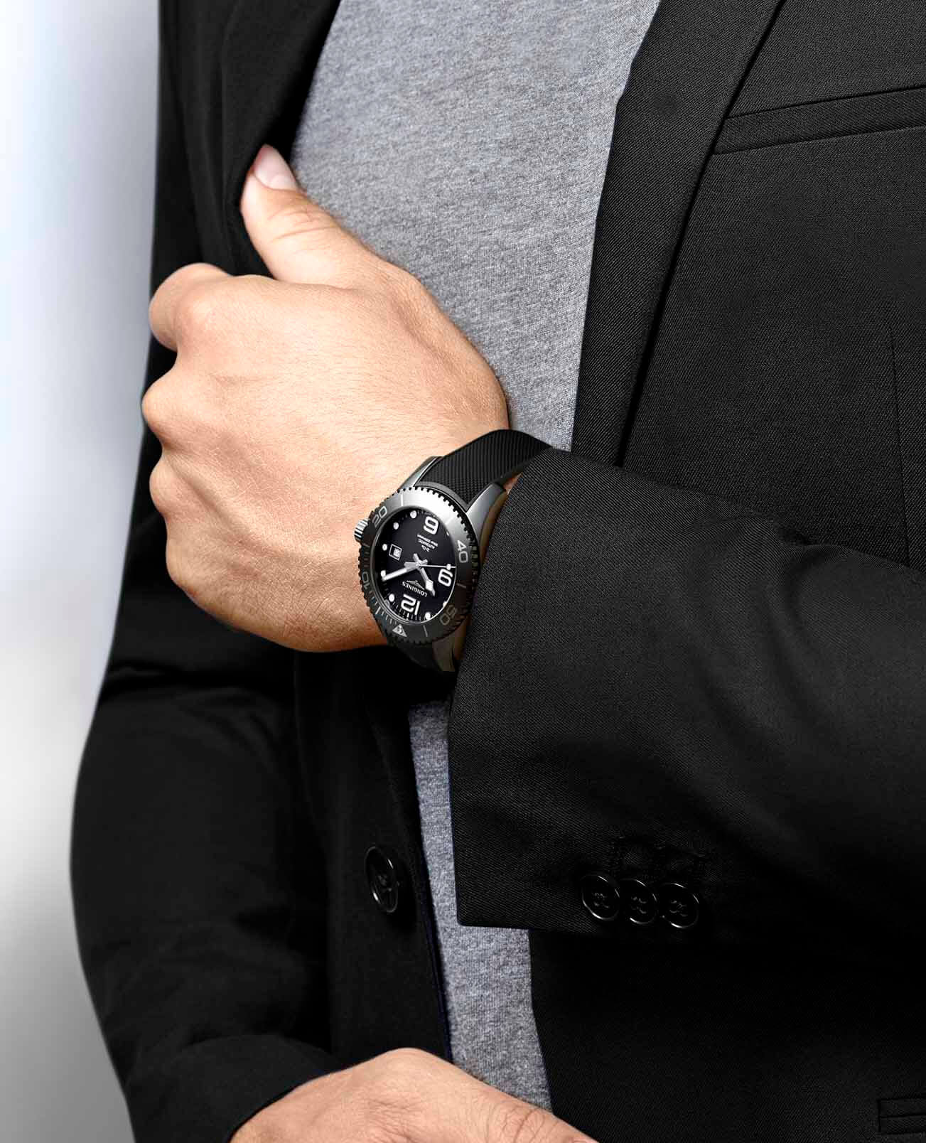 Longines Longines HydroConquest L3.784.4.56.9 мужские часы черный циферблат на запястье