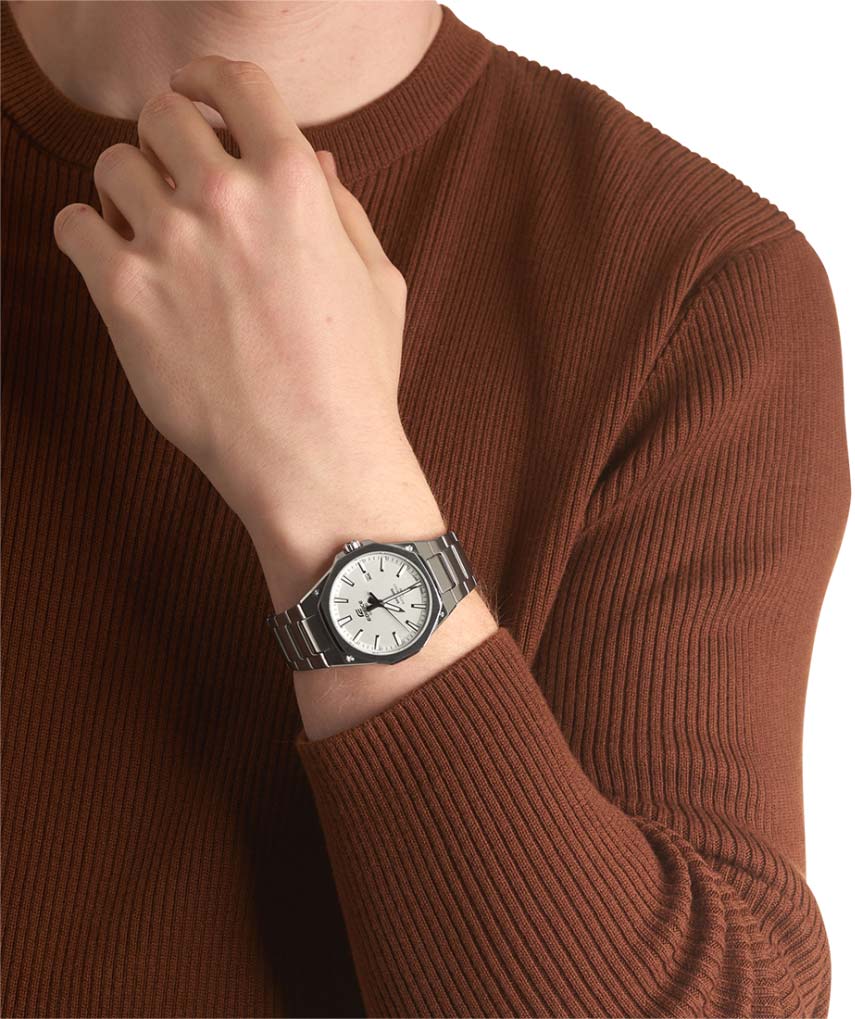 Casio Casio Edifice EFB-108D-7A, edifice япония мужские часы на браслете нержавеющая сталь боковой вид