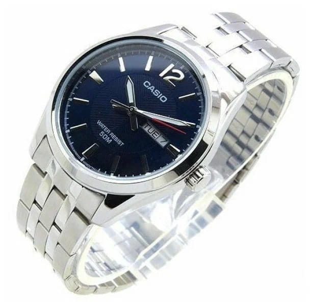 Casio MTP-1335D-2A мужские часы застежка крупным планом