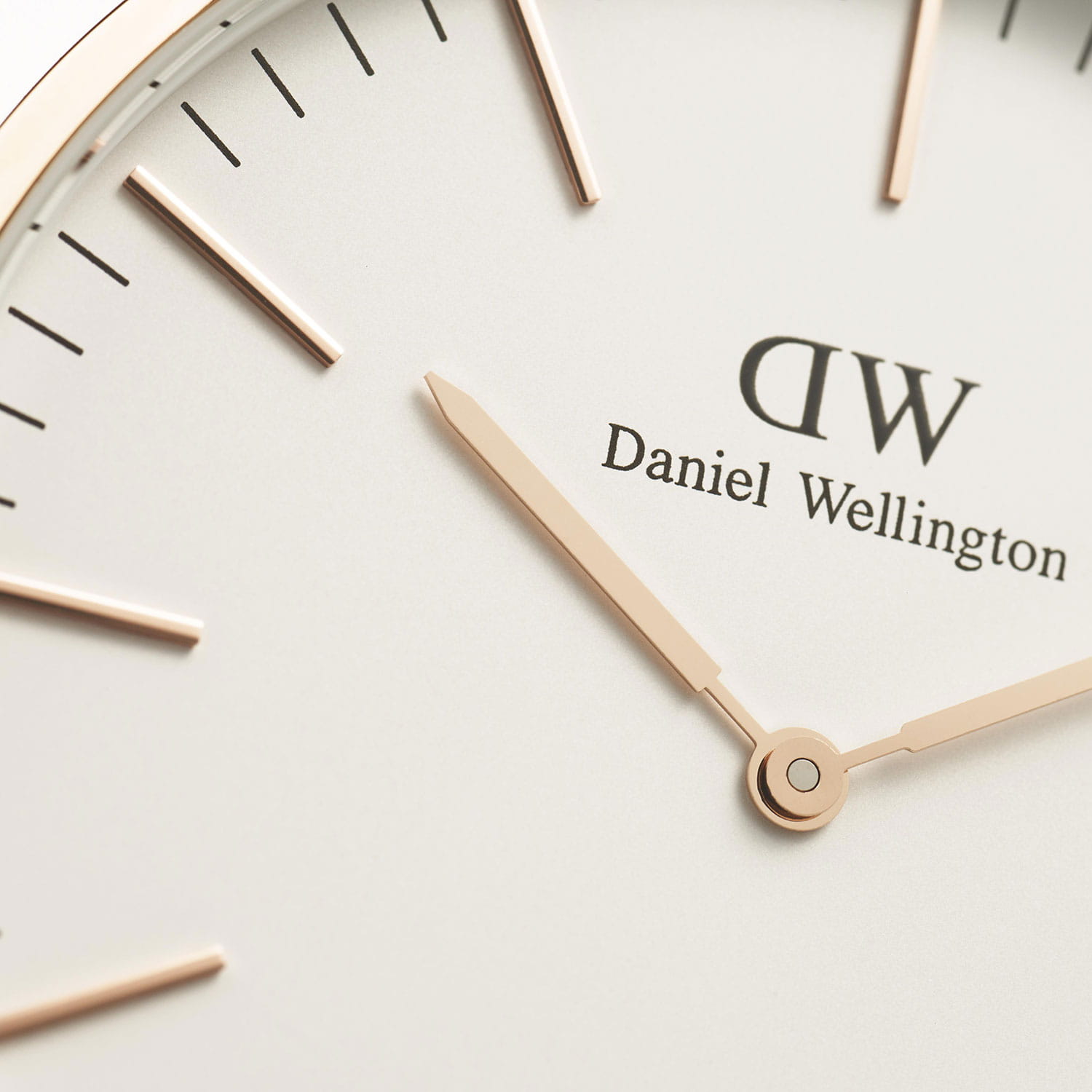 Daniel Wellington Daniel Wellington Classic Cornwall DW00100257 , наручные женские часы фото под углом