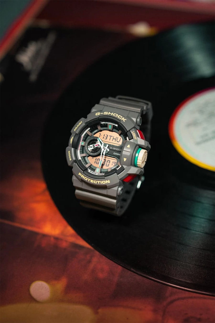 Оригинальные часы Casio Casio G-Shock GA-400PC-8ADR (GA-400PC-8A) электронные калибр механизма  общий вид